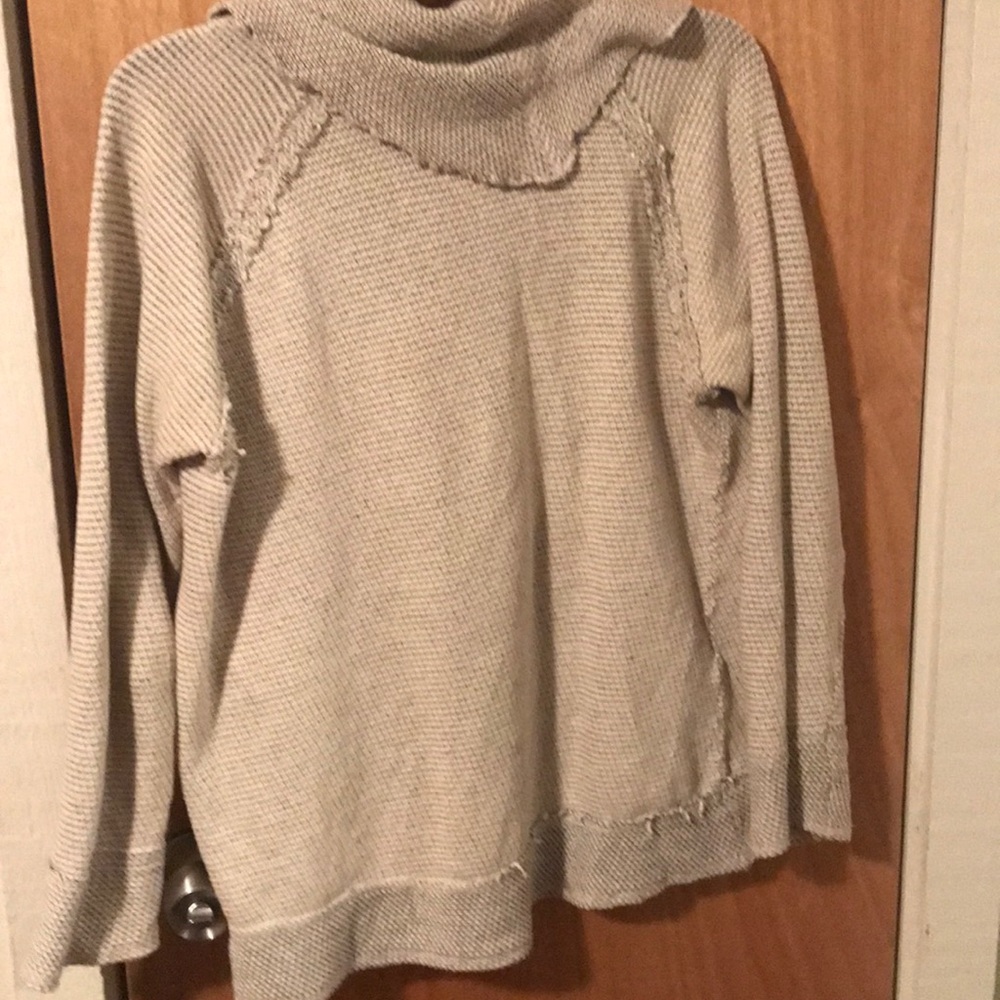 Sweater - Picture 7 of 7